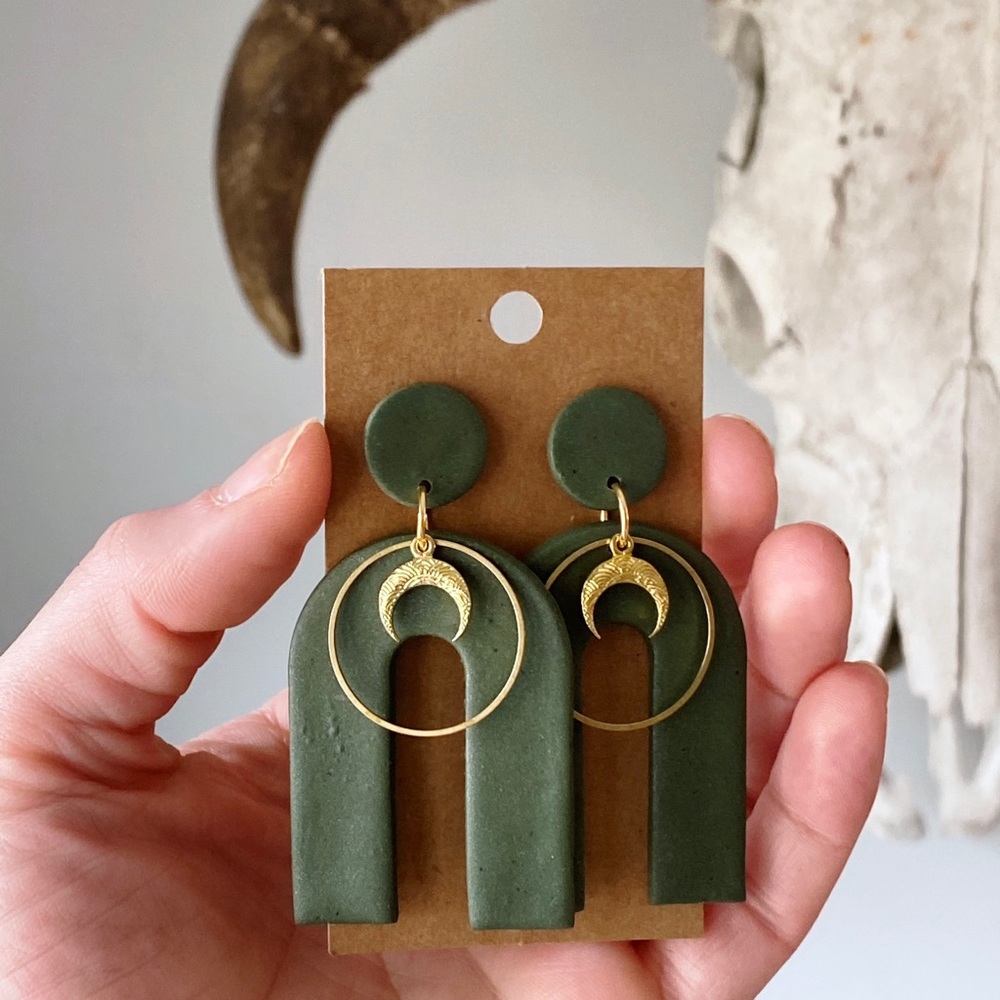 MAGNETIC MOON - Handmade Polymer Clay Earrings - Picture 1 of 5